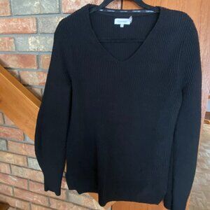 Calvin Klein V-Neck Sweater Size SP Never worn.